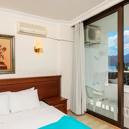 K Maris Hotel Otel