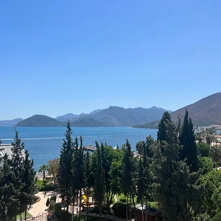 K Maris Hotel Отель