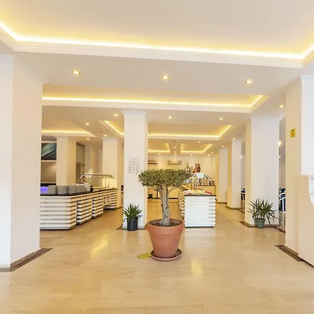 K Maris Hotel Отель 4*